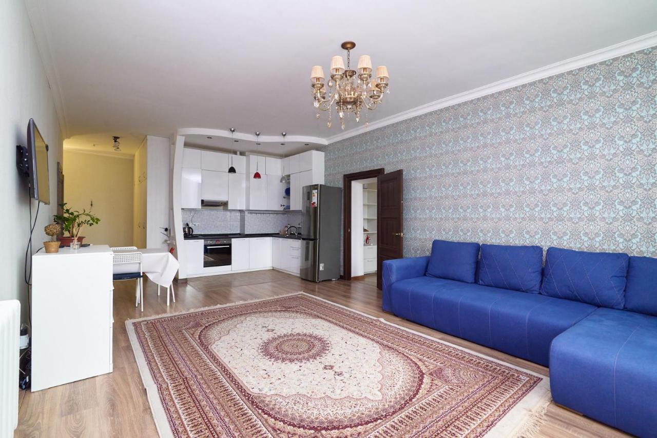 Appartement Квартира В Самом Центре Столицы Казахстана à Astana Extérieur photo